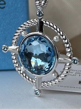 Swarovski’s TSC Find Your Way Necklace Pendant NWT/BNIB Last one‼️